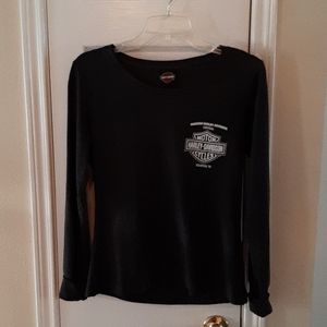 Beautiful clean lightly worn tee